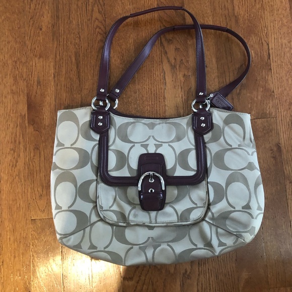 Coach Signature Carryall. - Picture 1 of 4